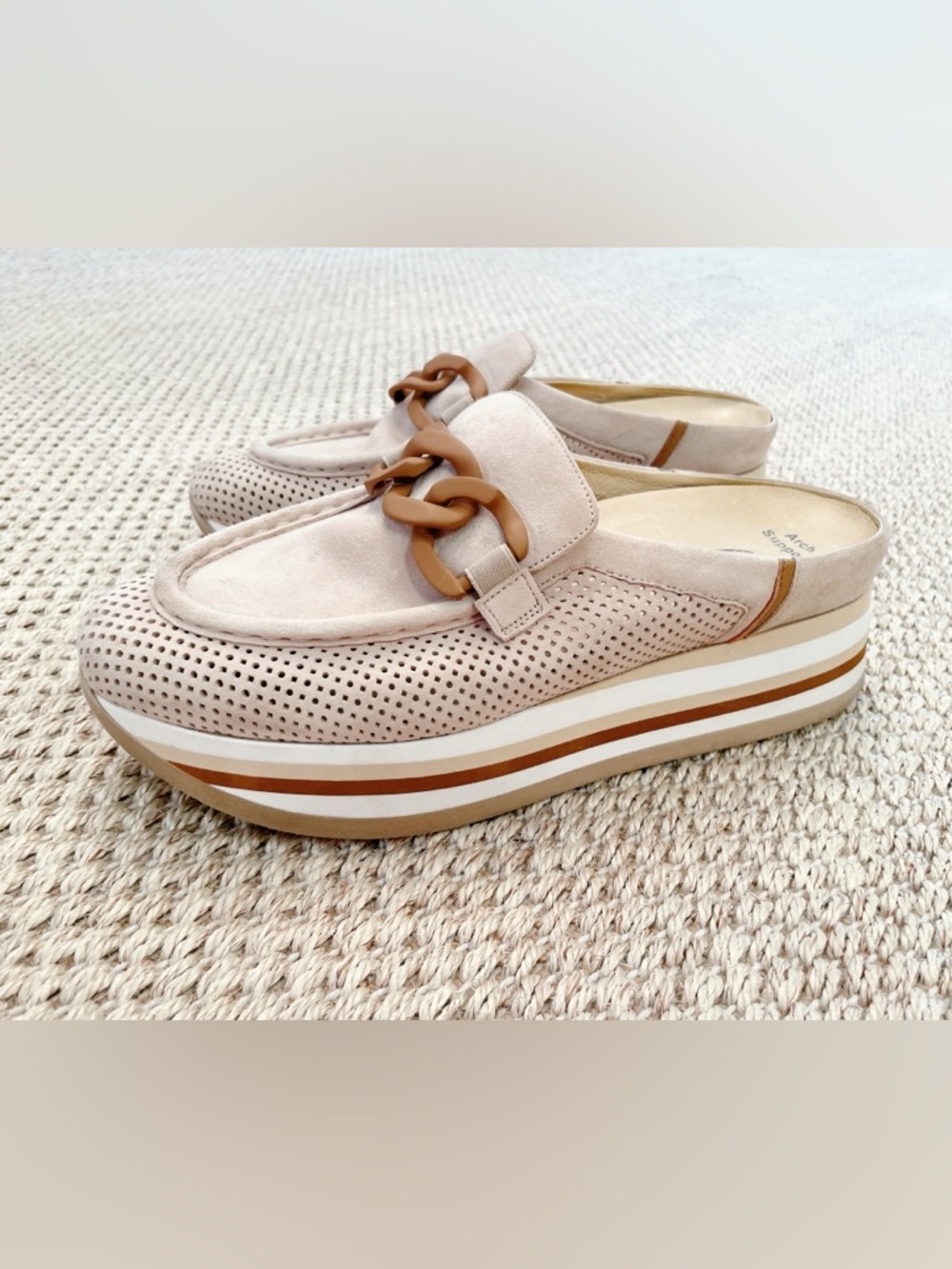 Softwaves Women’s Carlisa Sneaker Creme EUC Womens size 10.5 41.5EU